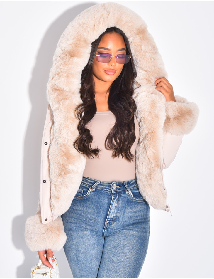 Kurze Daunenjacke mit abnehmbarem Fell