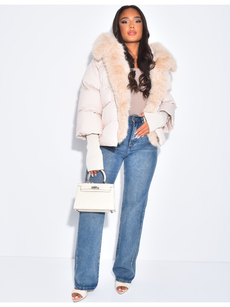 Short, oversized quilted puffer jacket with ribbed cuffs and fur trim