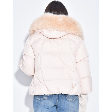 Short, oversized quilted puffer jacket with ribbed cuffs and fur trim