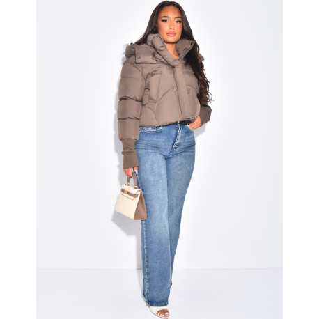 Kurze, oversized Steppjacke mit gerippten Ärmelbündchen