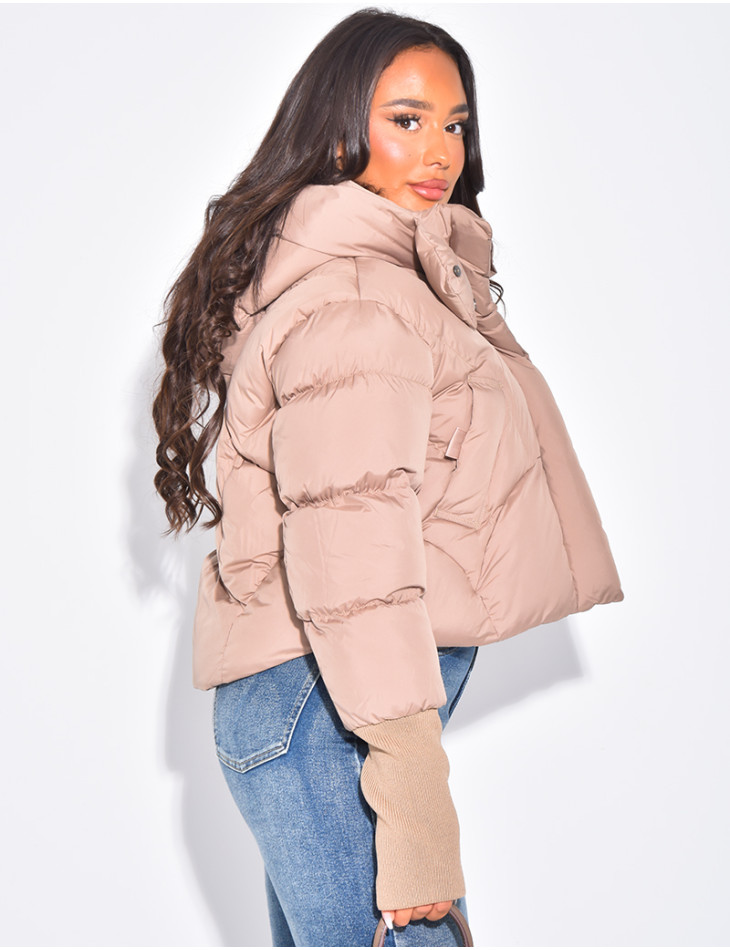 Kurze, oversized Steppjacke mit gerippten Ärmelbündchen
