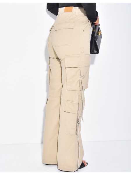 Gerade geschnittene Cargohose mit hängenden Riemen