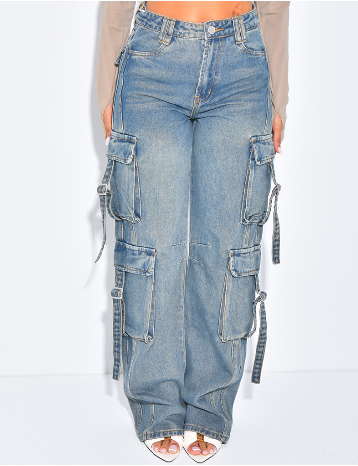Gerade geschnittene Cargo-Jeans mit hängenden Riemen