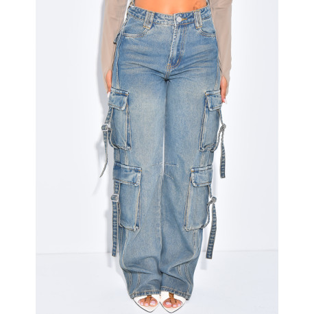 Gerade geschnittene Cargo-Jeans mit hängenden Riemen