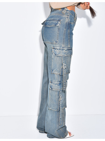 Gerade geschnittene Cargo-Jeans mit hängenden Riemen