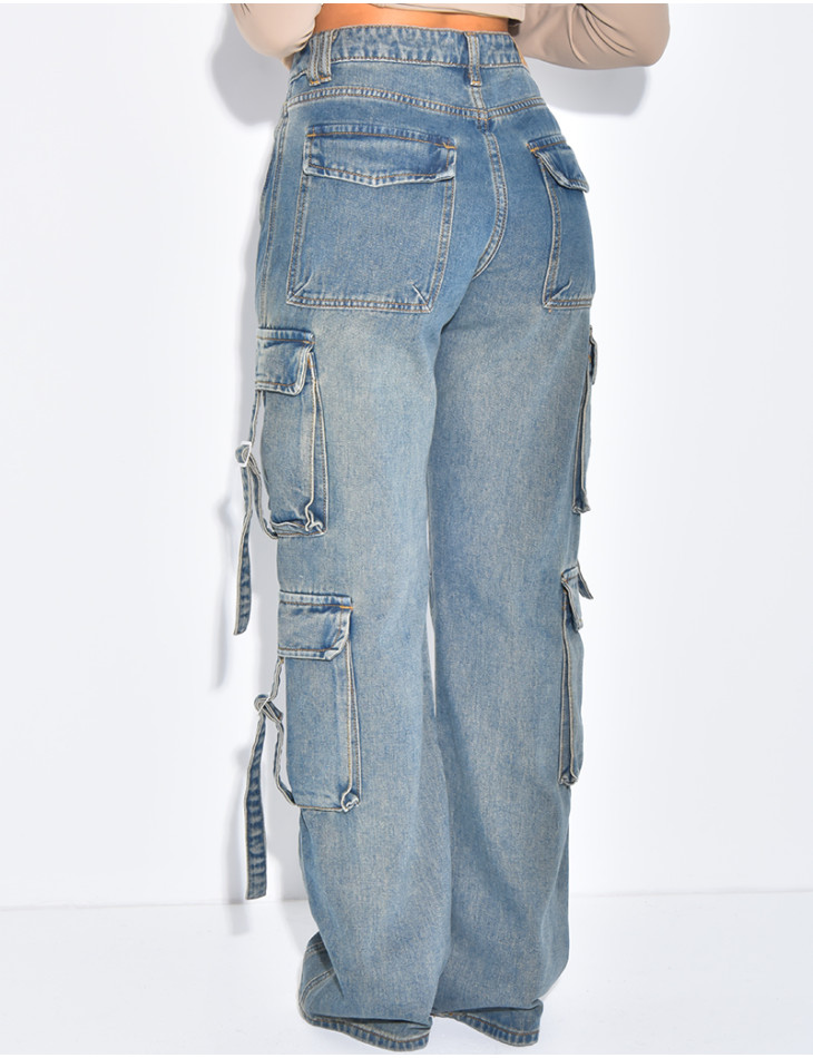 Gerade geschnittene Cargo-Jeans mit hängenden Riemen