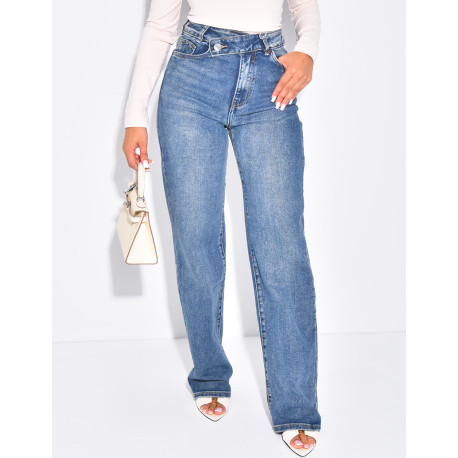 Jeans coupe droite stretchy à boutonnière croisée