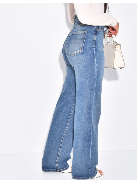 Gerade geschnittene Stretchjeans mit gekreuzter Knopfleiste