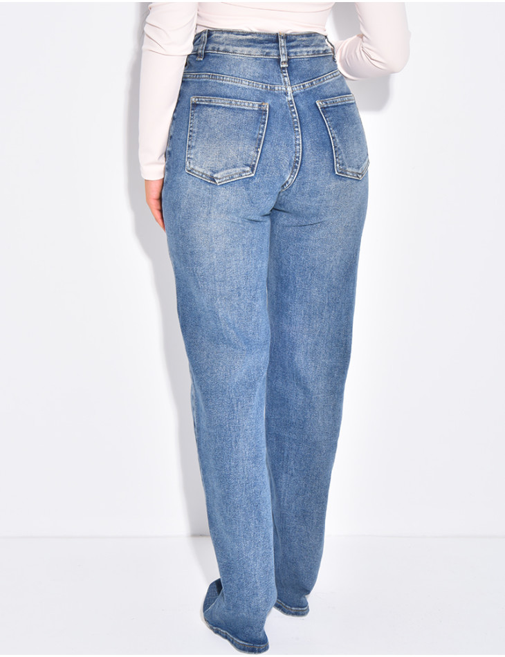 Gerade geschnittene Stretchjeans mit gekreuzter Knopfleiste