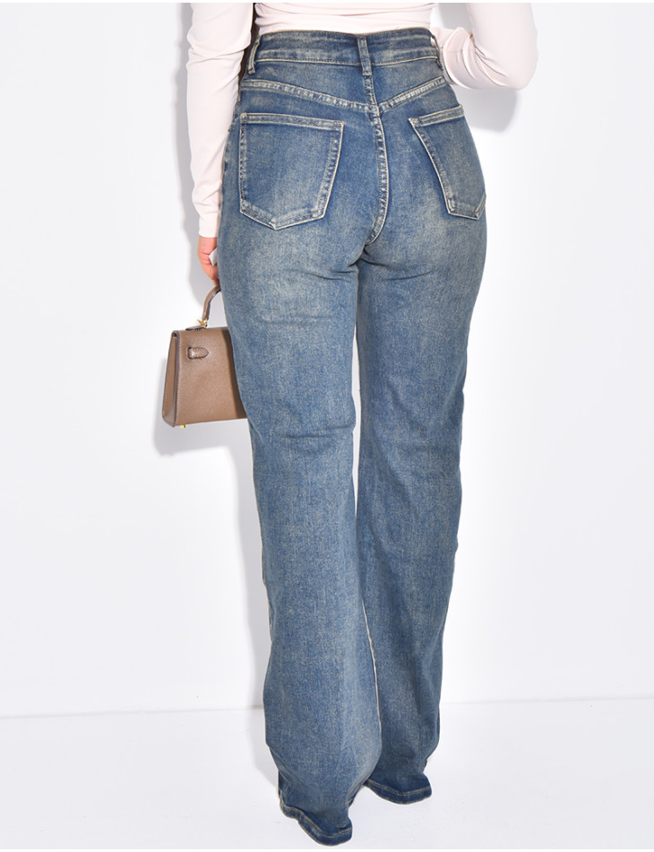 Gerade geschnittene Stretchjeans mit gekreuzter Knopfleiste