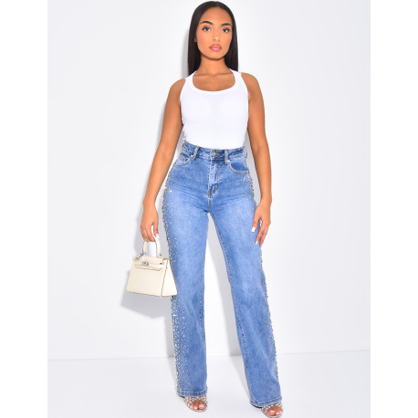 Gerade geschnittene Jeans mit Strasssteinen und Kristallen