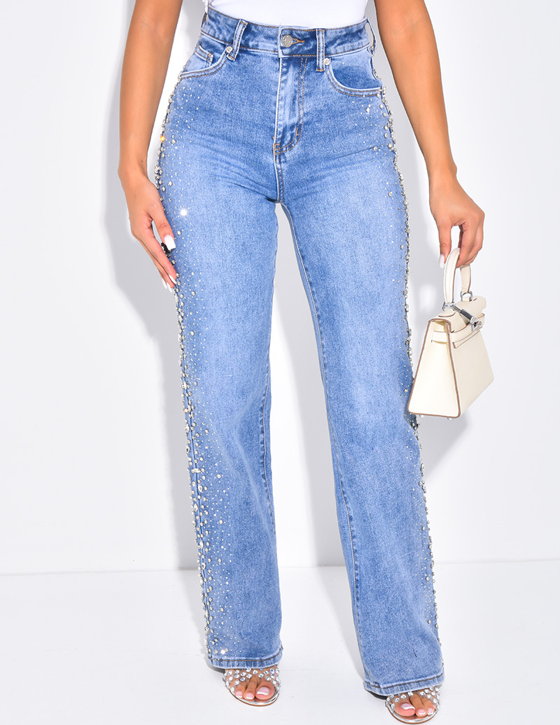 Straight-leg faded jeans...