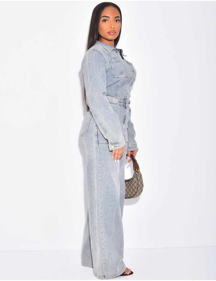 Combinaison en jeans cintrée à la taille et large