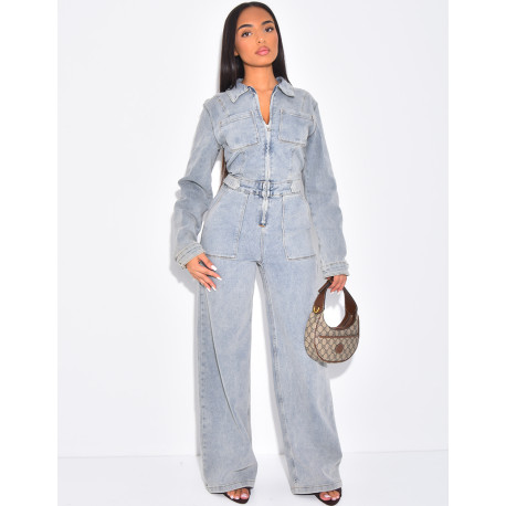 Combinaison en jeans cintrée à la taille et large