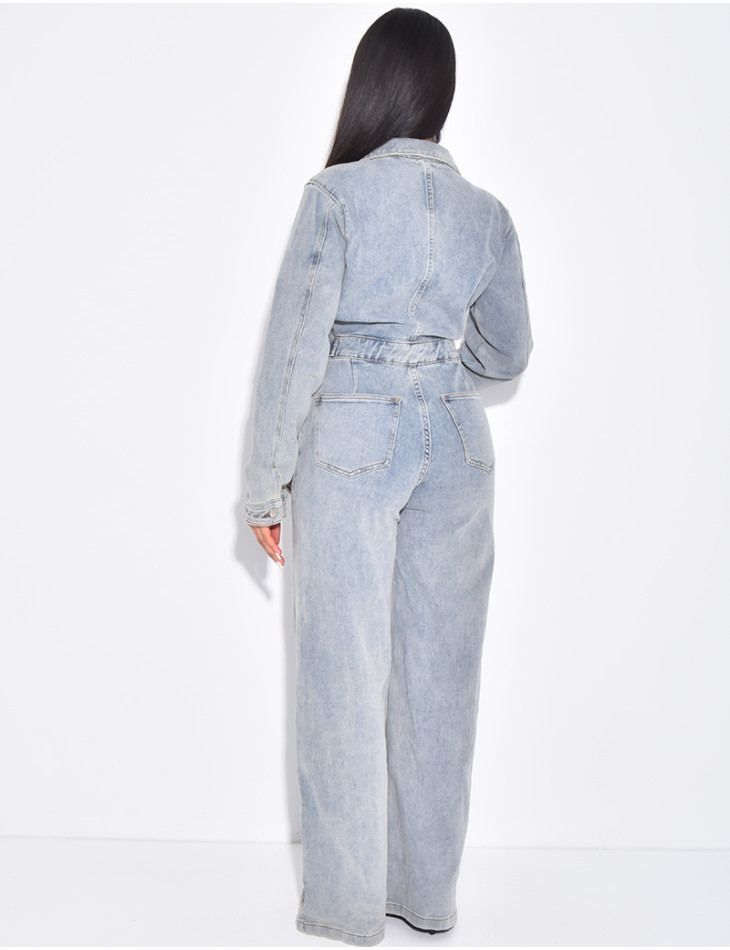 Combinaison en jeans cintrée à la taille et large