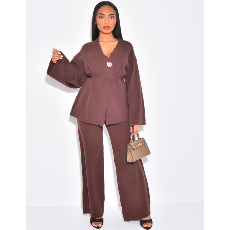 Ensemble deux pièces pantalon et gilet à bouton doré à nouer