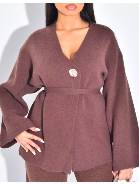 Two-piece set with pants and vest with gold button closure