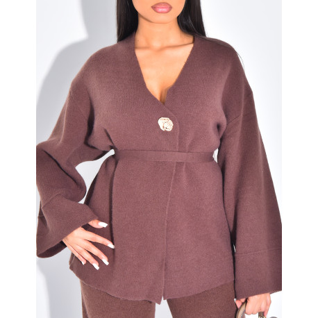 Two-piece set with pants and vest with gold button closure