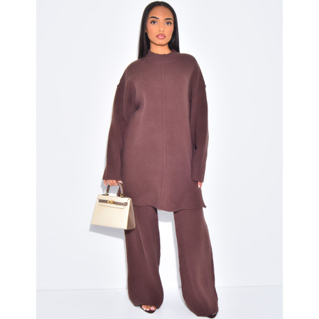 Ensemble pantalon et pull à couture contrastante