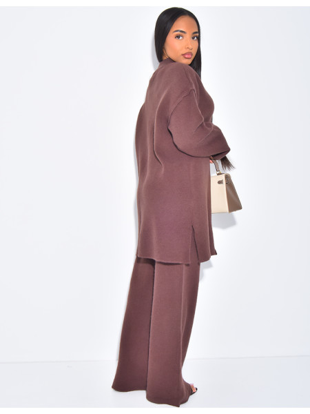 Ensemble pantalon et pull à couture contrastante