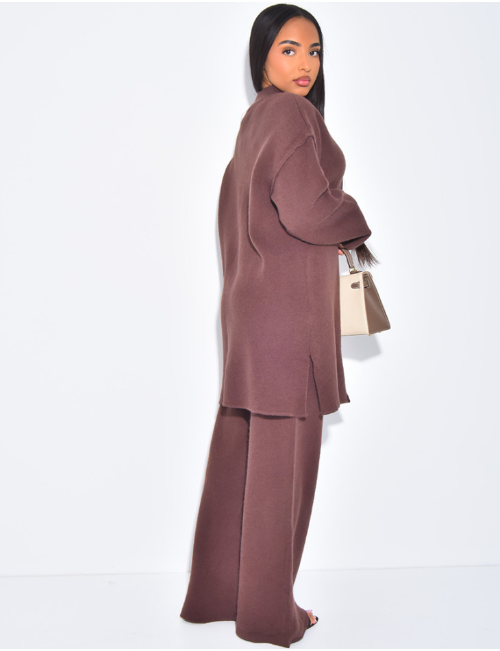 Ensemble pantalon et pull à couture contrastante