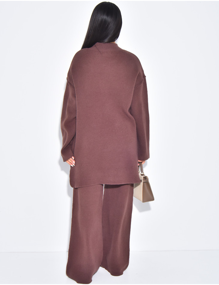 Ensemble pantalon et pull à couture contrastante
