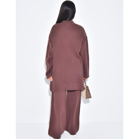 Ensemble pantalon et pull à couture contrastante