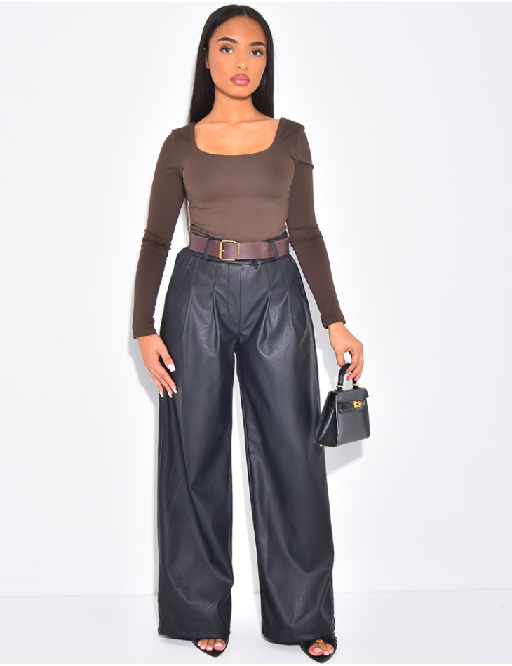 Pantalon taille haute en similicuir à ceinture marron