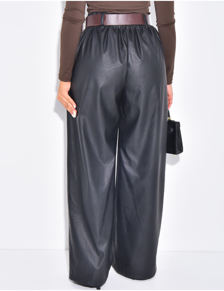 Pantalon taille haute en similicuir à ceinture marron