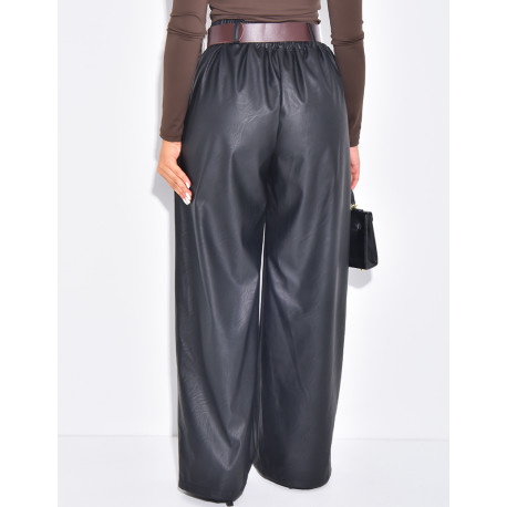 Pantalon taille haute en similicuir à ceinture marron