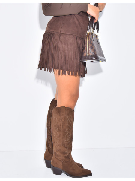 Jupe courte en suédine à franges et ceinture assortie