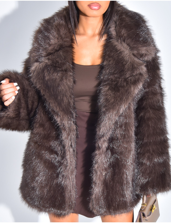 Manteau mi long en fausse fourrure