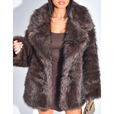 Manteau mi long en fausse fourrure