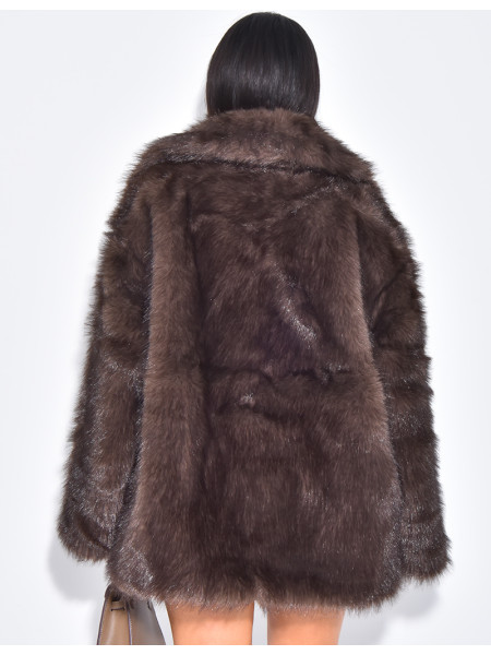 Manteau mi long en fausse fourrure