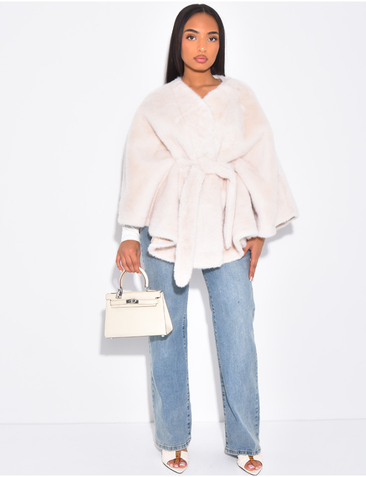 Cape courte en fourrure