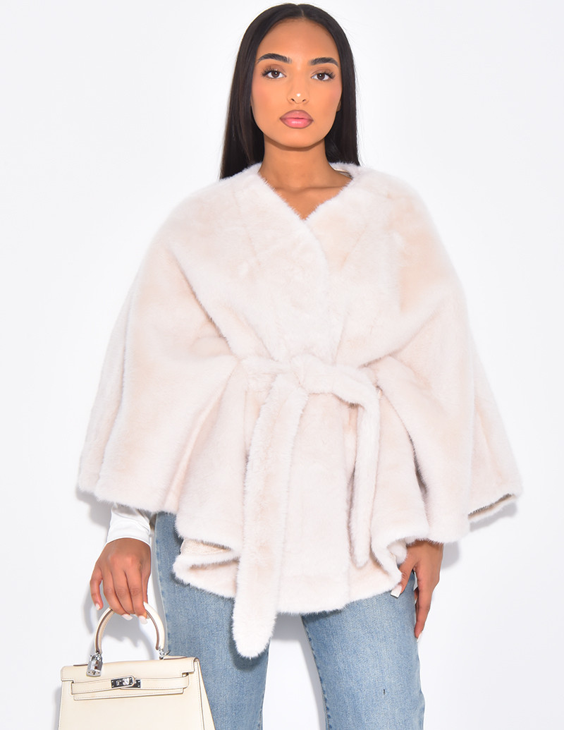 Cape courte en fourrure