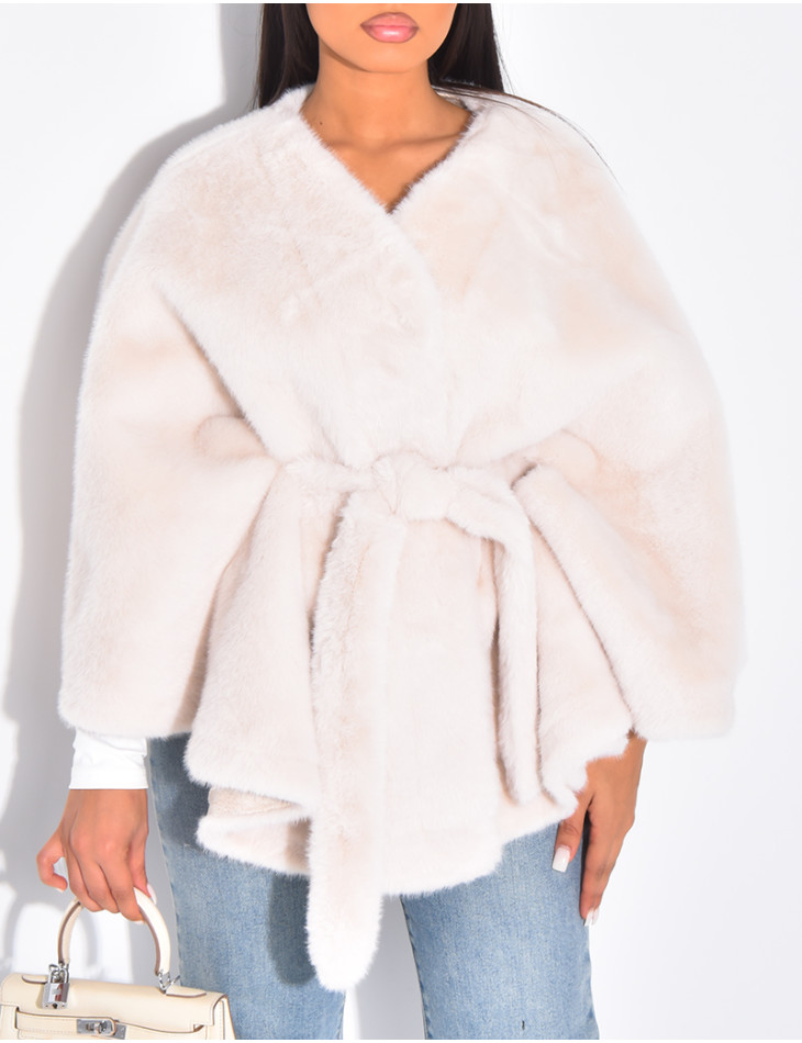 Cape courte en fourrure