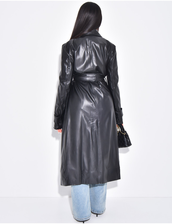 Langer Trenchcoat aus veganem Leder