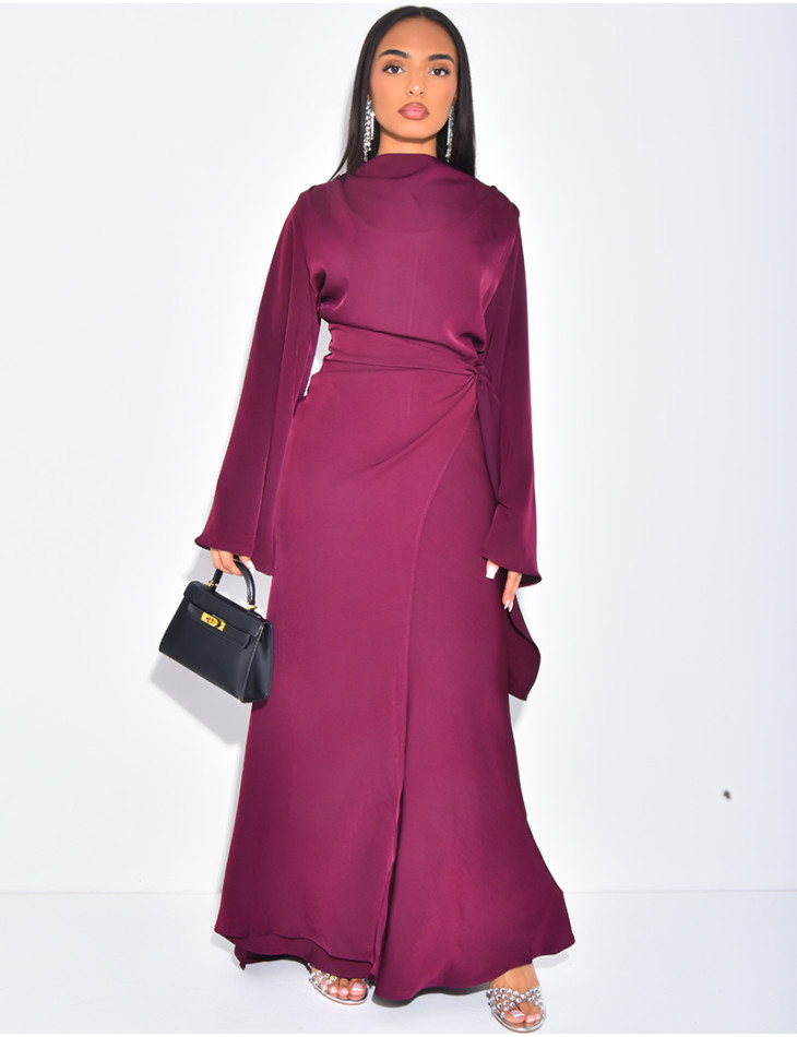 Langes Kleid aus Premium-Satin zum Binden in der Taille.