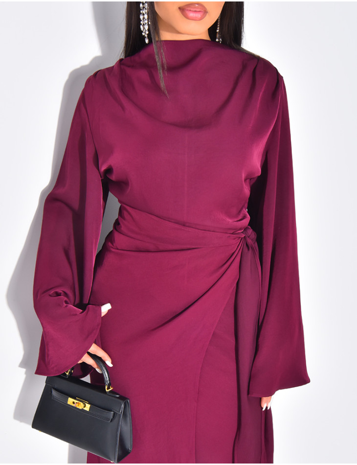 Langes Kleid aus Premium-Satin zum Binden in der Taille.