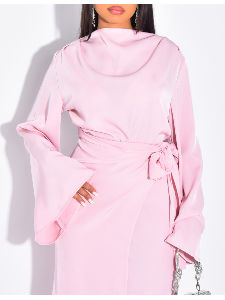 Longue robe en satin premium à nouer à la taille