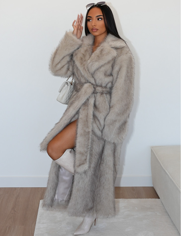 Manteau oversize à fourrure premium avec ceinture