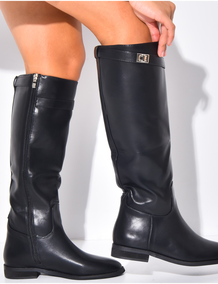 Bottes plates cavalière à bout rond et sangle