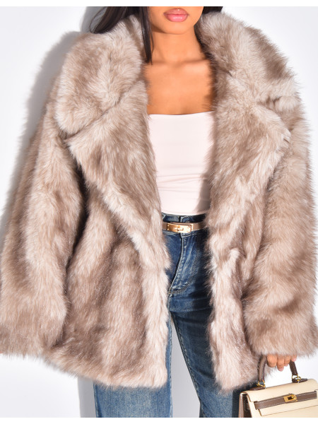 Manteau mi long en fausse fourrure