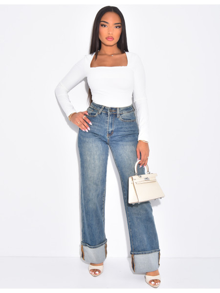 Jeans coupe droite stretchy à revers aux chevilles