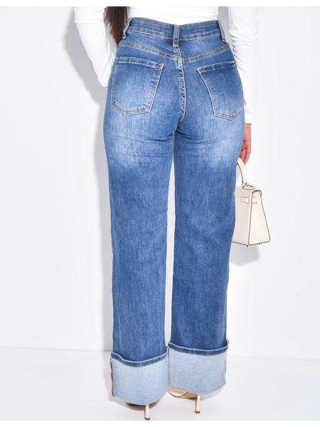 Jeans coupe droite stretchy à revers aux chevilles