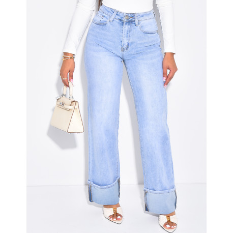 Gerade geschnittene Stretchjeans mit Umschlag am Knöchel