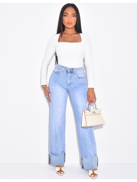 Jeans coupe droite stretchy à revers aux chevilles