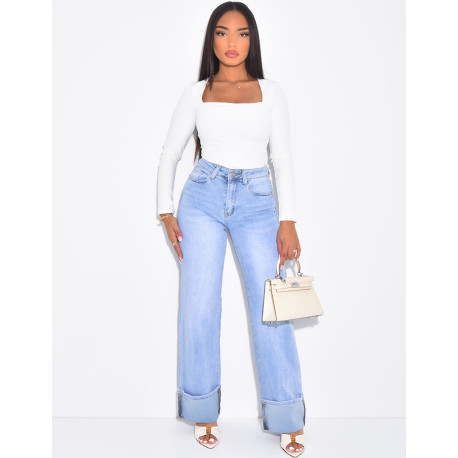 Jeans coupe droite stretchy à revers aux chevilles