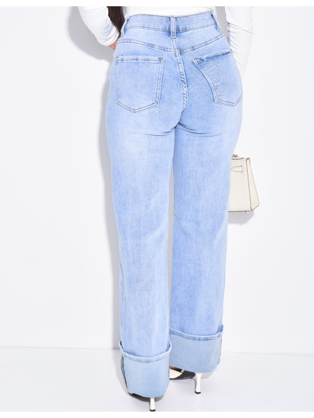 Jeans coupe droite stretchy à revers aux chevilles